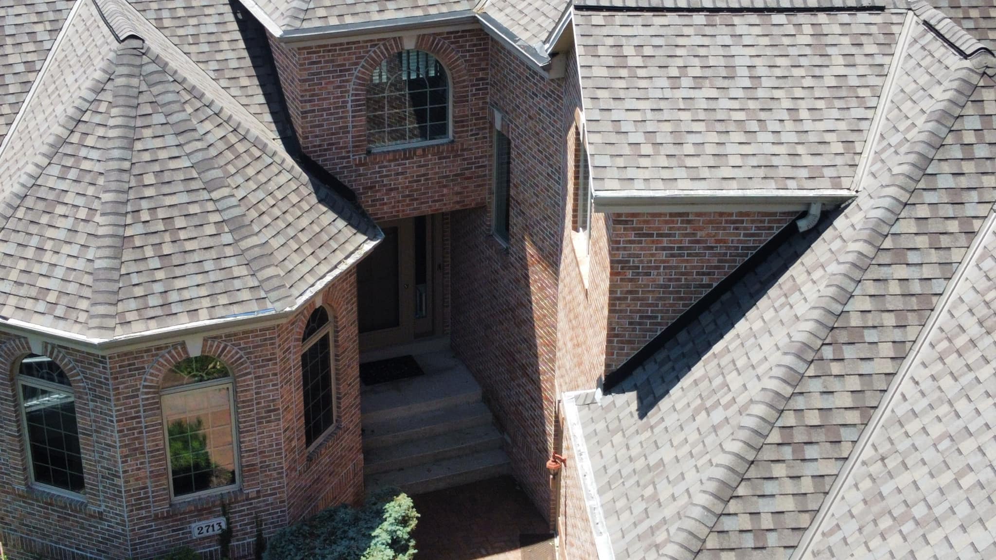 Wisconsin Roofing LLC | Hartland | Lake Nagawicka | CertainTeed Northgate Climate Flex | Weathered Wood | Difficult Roof